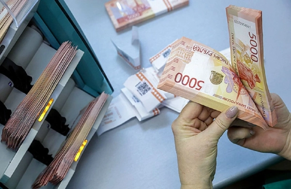 Експерти з РФ: російська економіка балансує на межі краху — розвіддані 4