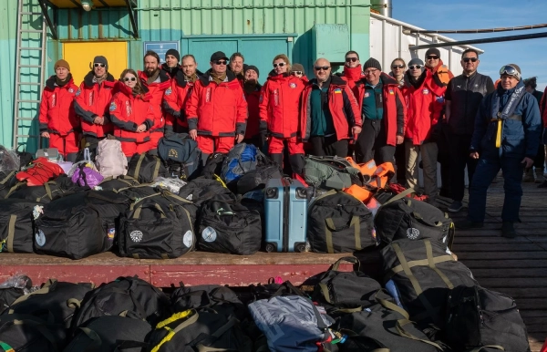 31-ша Українська антарктична експедиція успішно дісталася станції "Академік Вернадський" 3