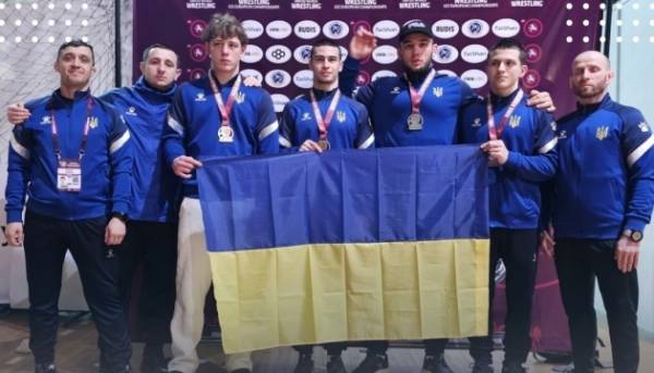 Українські борці здобувають чотири медалі на молодіжному Чемпіонаті Європи в Сербії