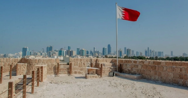 Бахрейн: Іранська ракета атакувала нафтопереробний завод 5