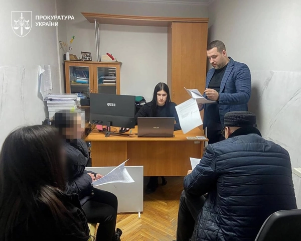 АіФ UA 33 Прикарпаття: 18-річну матір підозрюють у смертельному побитті 7-місячного сина