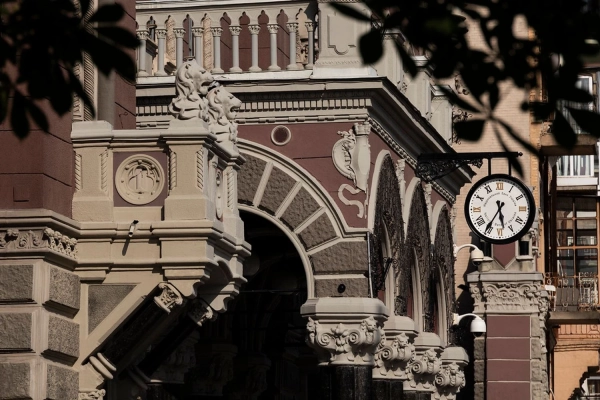 Нацбанк реагує: команда вирушає до Будапешта через інцидент з інкасаторськими авто Ощадбанку 9