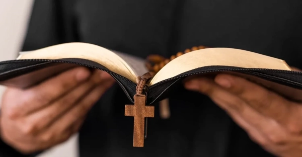 АіФ UA 15 Розширюємо можливості бронювання: священнослужителі отримали нові опції