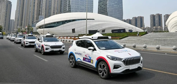 Роботаксі Baidu паралізували рух в Ухані через масштабний системний збій 2