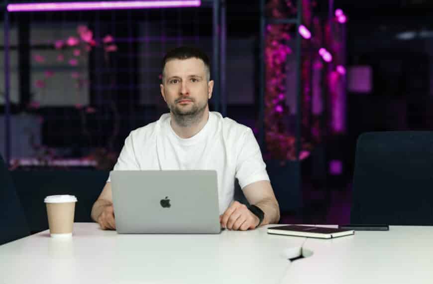 Сергій Тиханов: Україна залежить від імпорту пального на 95–100% — експерт пояснив, як формується ціна на бензин