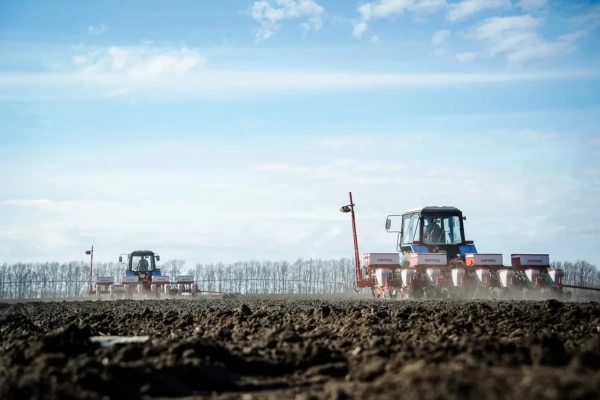 АіФ UA 17 Водіям С і D: полегшено доступ до роботи на сільгосптехніці під час…