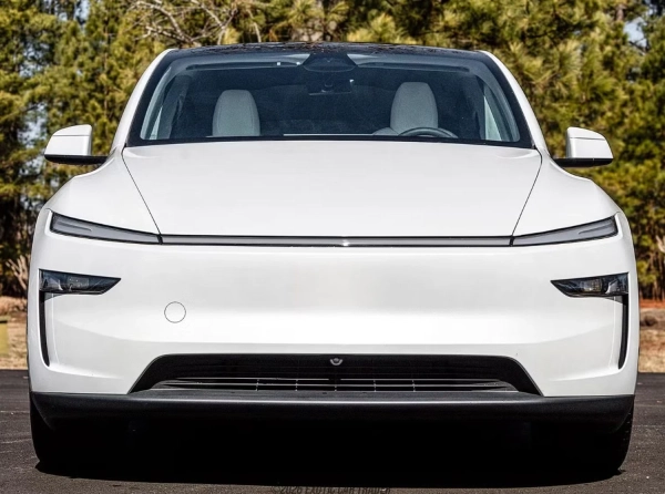 АіФ UA 42 Tesla знову очолила світові продажі електрокарів, випередивши BYD