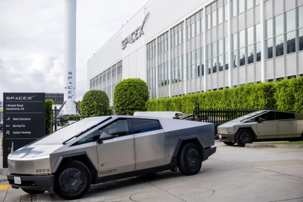 SpaceX та Tesla: Інвестор пророкує неминуче об’єднання гігантів