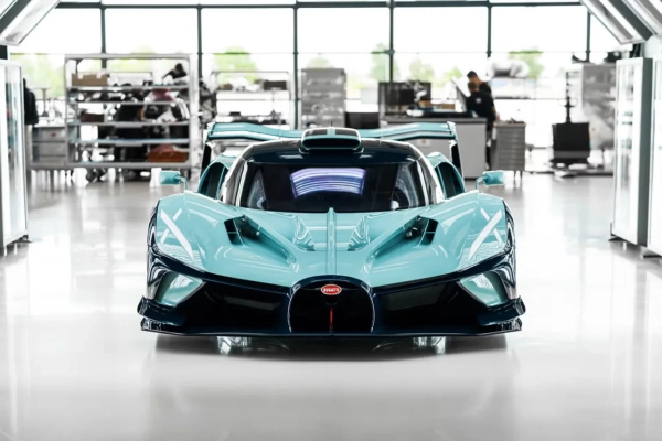 Bugatti розкриває секрети нового гіперкара на основі Tourbillon 2