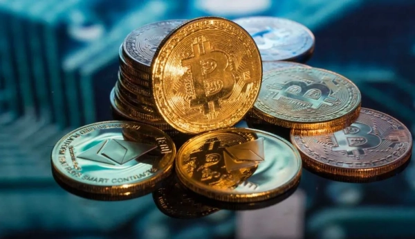Біткойн стрімко падає: війна та відтік коштів з ETF штовхають ціну до дна 5