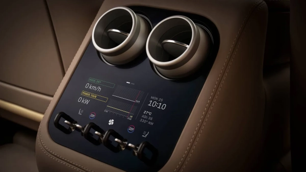 Ferrari Luce: розкрито секрети першого електромобіля потужністю 1035 к.с. 40