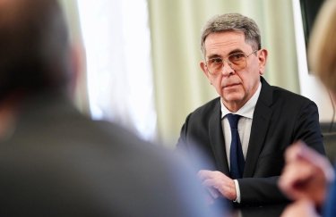 Дружина ексміністра задекларувала авто та валюту при мізерному доході у 307 гривень 3