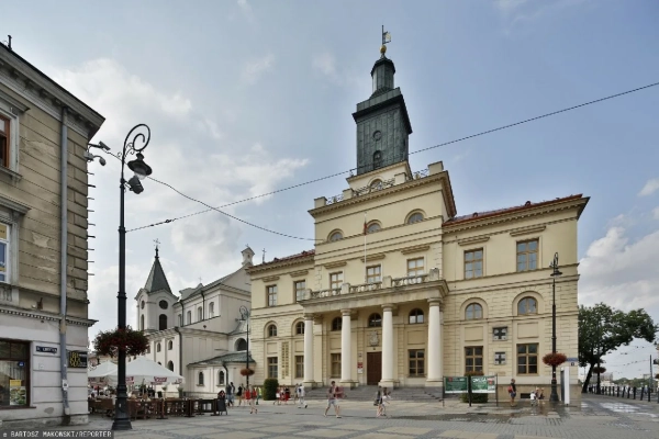 Люблінську ратушу позбавили прапора України: рішення про назву для ССО викликало суперечки