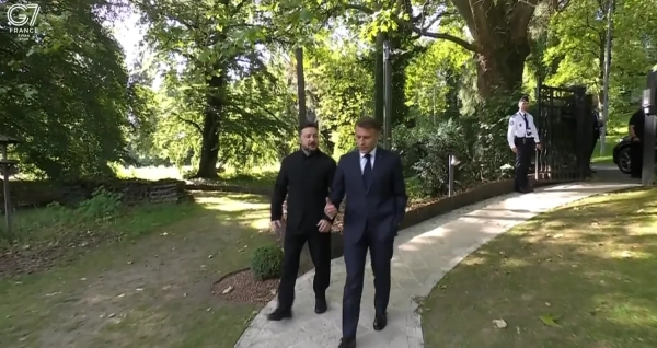 Зеленський на саміті G7: Президент України вже зустрівся з Макроном 9 Переговори на саміті G7