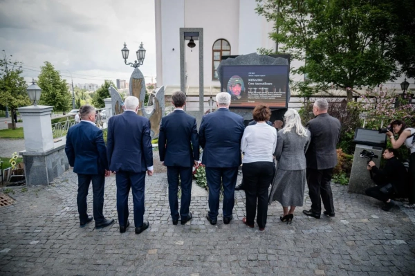 Міністр закордонних справ Словаччини прибув до України: його зустріли у Вінниці 9 Міністр закордонних справ Словаччини прибув до України: його зустріли у Вінниці 7