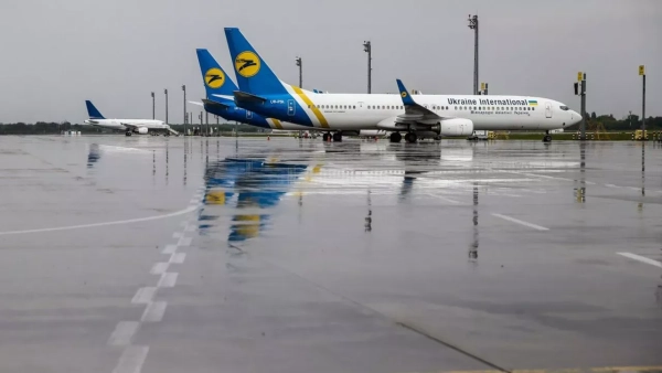 Українська авіація: Рекордні податки та збитки душать галузь, вимагаючи термінових рішень
