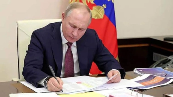 АіФ UA 24 Росія щодня спалює 65 мільярдів рублів на війні: видатки досягли астрономічних цифр