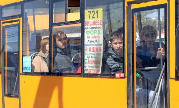 Кияни проти цін на комуналку: як вижити після тарифного удару 12 Кияни проти цін на комуналку: як вижити після тарифного удару 12