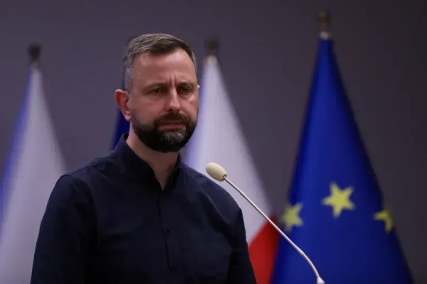 Польський міністр оборони відвідує Волинь у день вшанування жертв трагедії