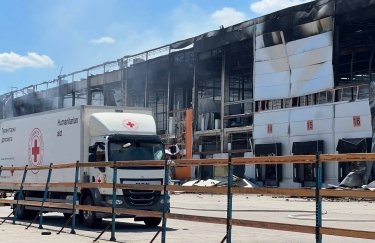 АіФ UA 43 Російські удари: Знищено склад Червоного Хреста з гуманітарною допомогою на 80 млн грн