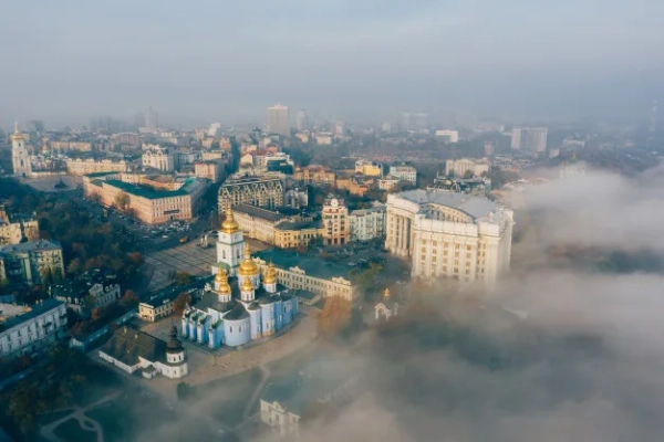 АіФ UA 37 Повітря Києва: Чому дихати стало важче та як це виправити
