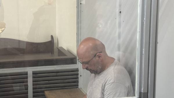 Вибухи на заводі: суд відправив під варту керівництво підприємства "Укроборонпрому" 4 Вибухи на заводі: суд відправив під варту керівництво підприємства "Укроборонпрому" 4