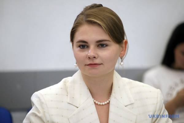РетроМузФест 2024: Музика, що руйнує межі, запанує на фестивалі імені Весоловського 10 РетроМузФест 2024: Музика, що руйнує межі, запанує на фестивалі імені Весоловського 10