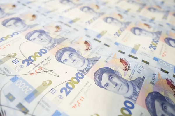 В Україні з'явилася нова банкнота 2000 гривень: портрет Стуса тепер у гаманцях українців з 4 вересня 17