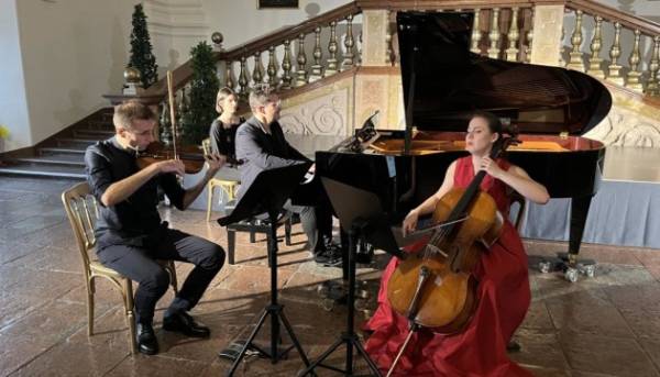 АіФ UA 18 Lyatoshynsky Trio тріумфує на відкритті Зальцбурзького фестивалю