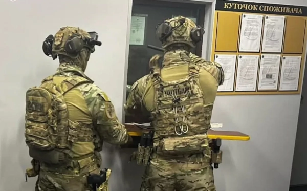 АіФ UA 7 Нацполіція розгромила тіньову мережу обмінників: проведено масштабні слідчі дії