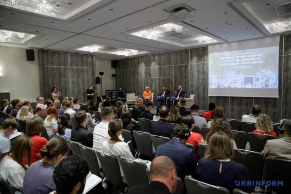 Кривонос: Рік потому – відпрацьовуємо мандат довіри, здобутий на протестах 8 Кривонос: Рік потому – відпрацьовуємо мандат довіри, здобутий на протестах 8