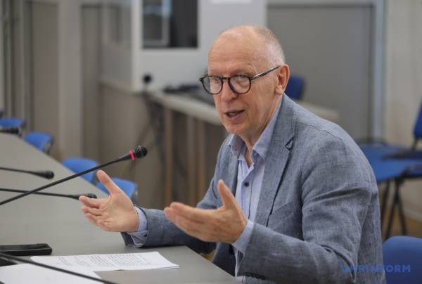 РетроМузФест 2024: Музика, що руйнує межі, запанує на фестивалі імені Весоловського 8 РетроМузФест 2024: Музика, що руйнує межі, запанує на фестивалі імені Весоловського 8