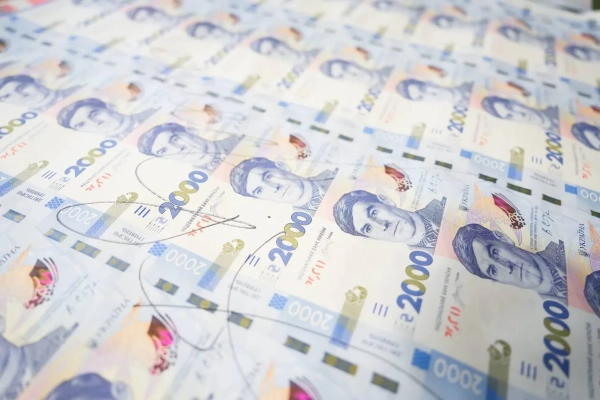 В Україні з'явилася нова банкнота 2000 гривень: портрет Стуса тепер у гаманцях українців з 4 вересня 18