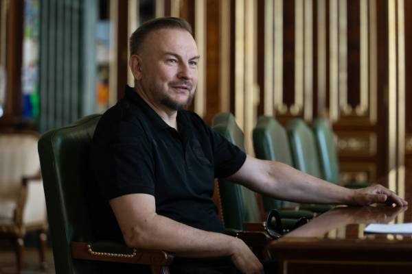 Зеленський обговорив з Білецьким та "Флешем" ключові питання оборони 6 Зеленський обговорив з Білецьким та "Флешем" ключові питання оборони 6