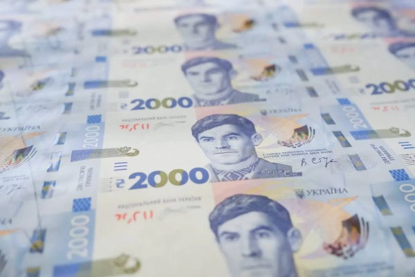 В Україні з'явилася нова банкнота 2000 гривень: портрет Стуса тепер у гаманцях українців з 4 вересня 11