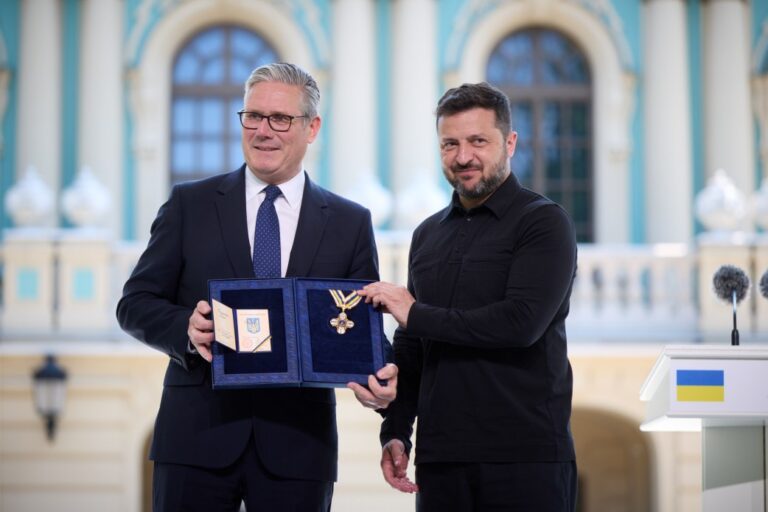Велика Британія інвестує €300 млн у 16 бойових літаків для України 12 Велика Британія інвестує €300 млн у 16 бойових літаків для України 9