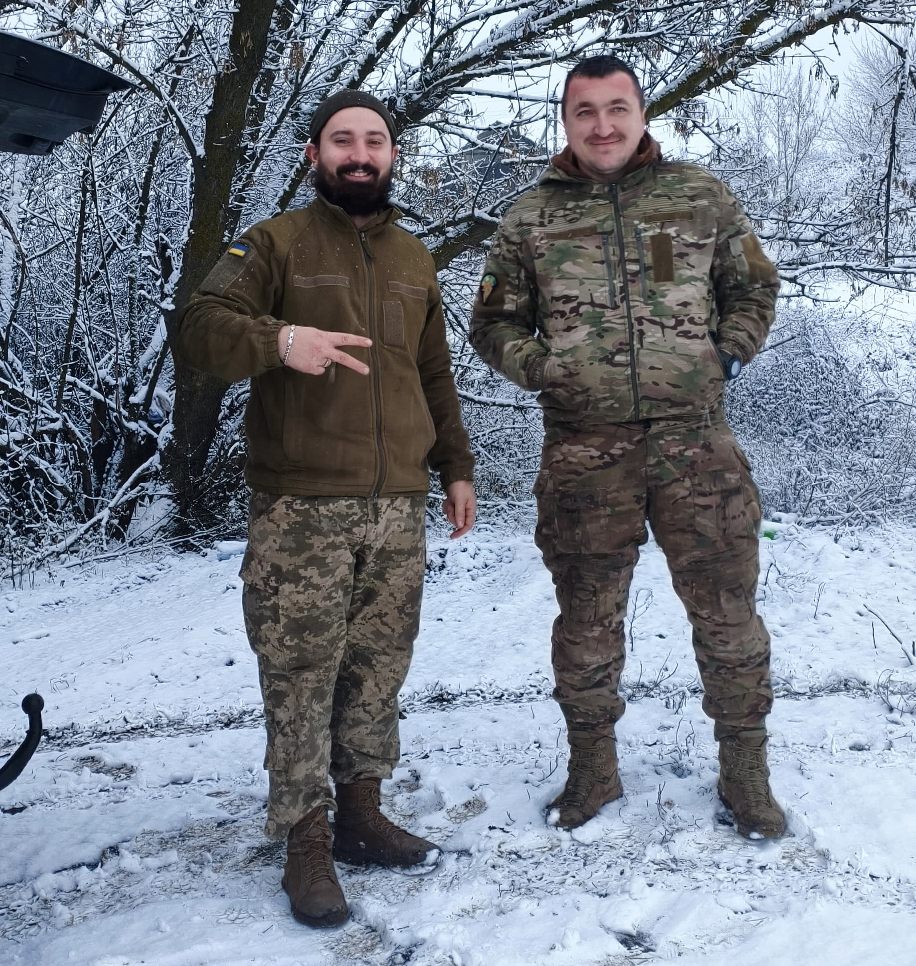 Старший сержант Сергій на позивний «Фрегат» із побратимом.