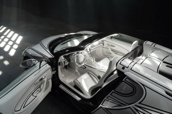 Деталі інтер'єру Bugatti W16 Mistral Blanc Éternel