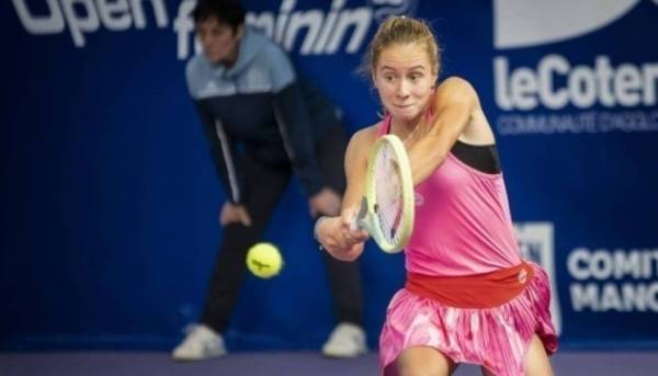 Вероніка Подрез здобула путівку до основного раунду турніру WTA 250 у Празі 1 Вероніка Подрез здобула путівку до основного раунду турніру WTA 250 у Празі 1