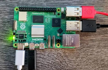 Raspberry Pi 5 проти Pi 4: вирішуємо, який комп’ютер обрати