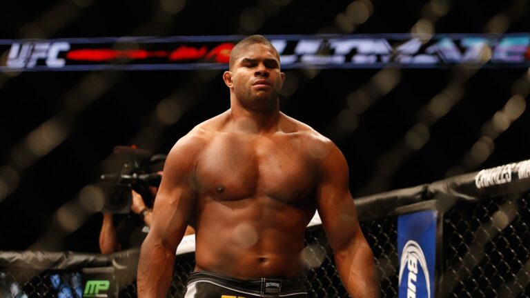Ексбоєць UFC прагне тренуватися з Усиком перед боєм з Верховеном 6