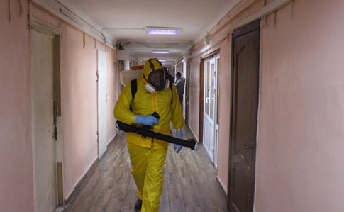 АіФ UA 28 Дезінфекція гуртожитку в Києві: виявлено студента з COVID-19