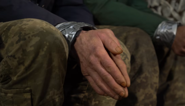 Морпіхи захопили російських окупантів, що мали майоріти триколором на Донеччині 5