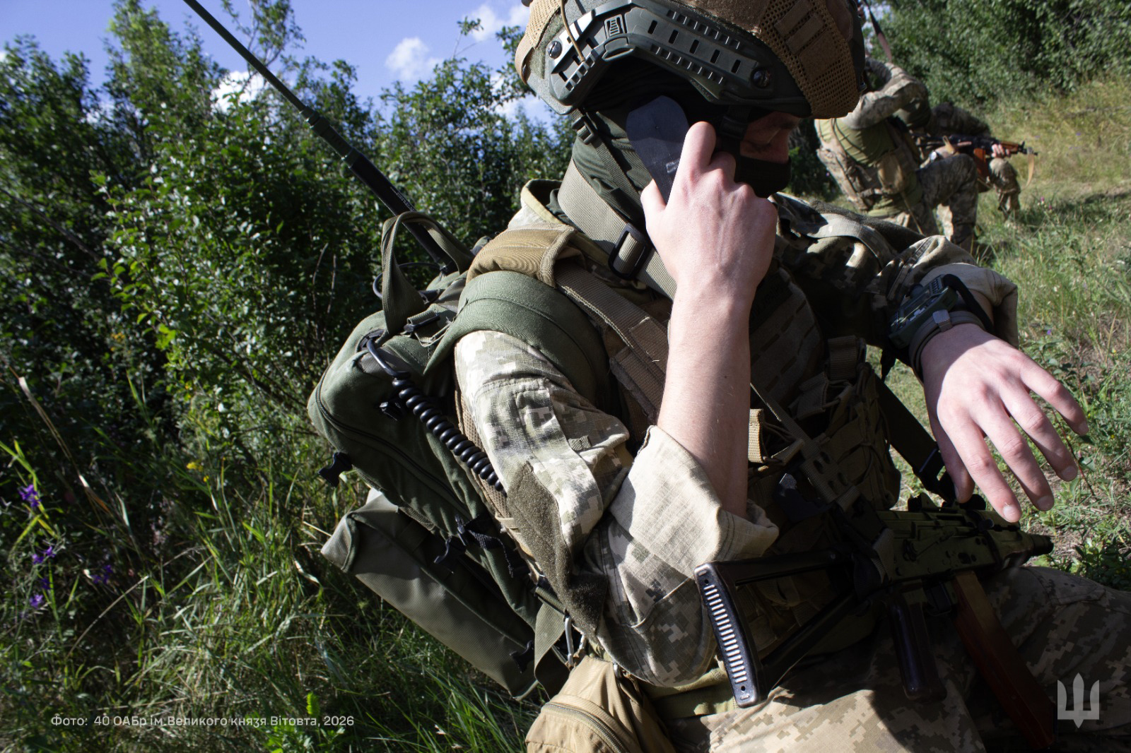 Зв'язок під вогнем: артилеристи 40-ї бригади встановили ретранслятори у Харкові 8