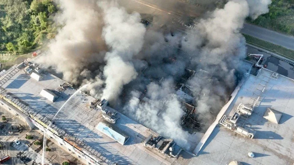 У Кривому Розі кількість загиблих через удар по торговельному центру зросла до 14