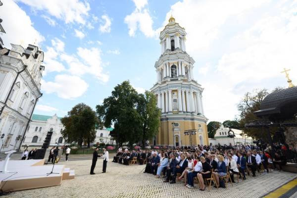 Президент відзначив заслуги з нагоди 975-річчя Києво-Печерської лаври 4