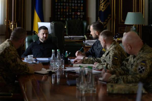 АіФ UA 37 Зеленський визначив ключове завдання для “Хмари”