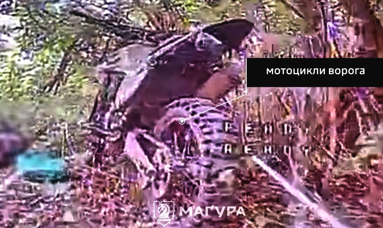 Спалили сім мотоциклів за раз: дрони «Маґури» навідались до схованки ворожих «байкерів»