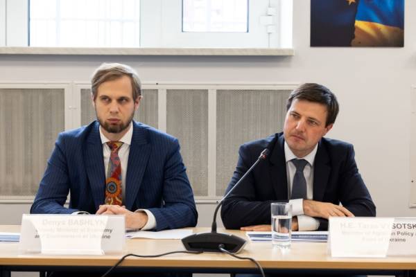 Україна просить ЄС про спільний фронт підтримки аграріїв на тлі обстрілів портів 5