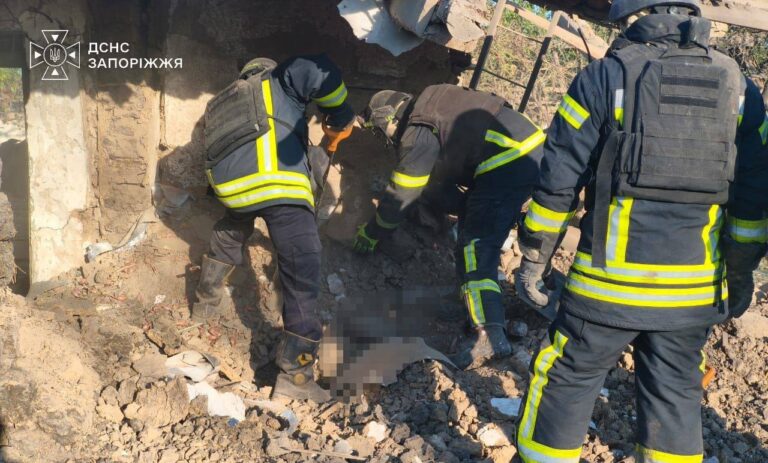 Ворожий удар забрав життя двох людей на Запоріжжі 11